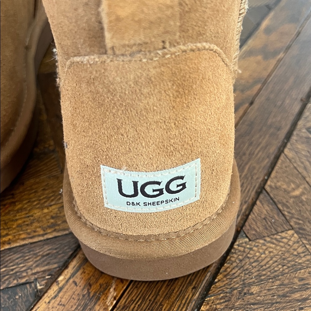 Last Chance final price New without box Ugg Tan Ankle Boots 10 M/11.5 W - Picture 5 of 6